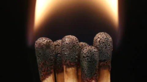 HD Burning matches on a black background 库存影片 162589352