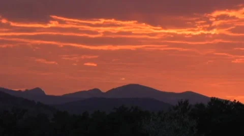 HD BURNING SKY BOULDER Stockbeeldmateriaal 48217793