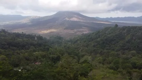 HD Drone Footage of Mountain in Bali 库存影片 241168466