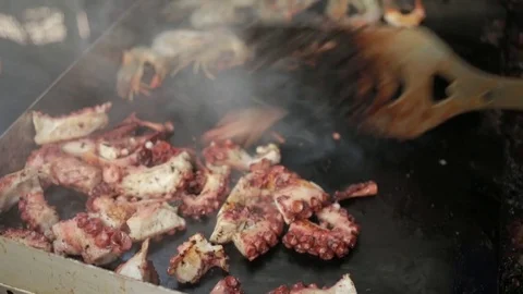 HD EXT/INT DAY handheld grilled sea food in a food market  Stock Footage 73803118