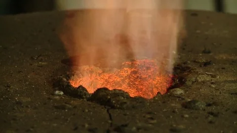 HD Flame of fire to melt metals in a crucible Video stock 82618304
