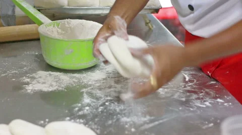 HD footage close up hands chef kneading dough for pizza 스톡 동영상 48193224