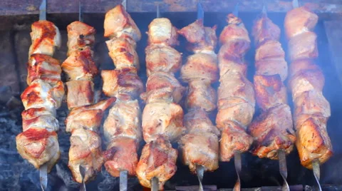 HD Kebab roasted in the grill Vidéo 913911