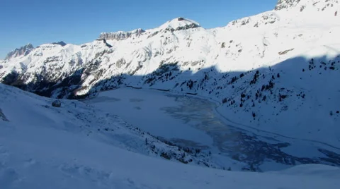 HD: Lake Covered With Ice Video stock 979491