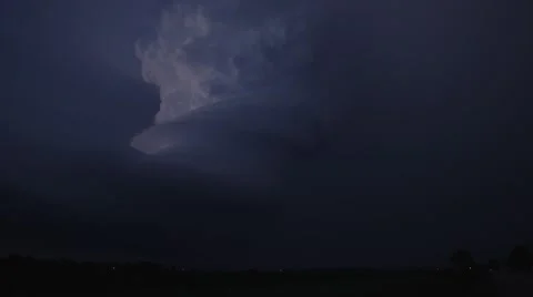 HD Rapid fire lightning display from crazy thunderstorm Video stock 40426067