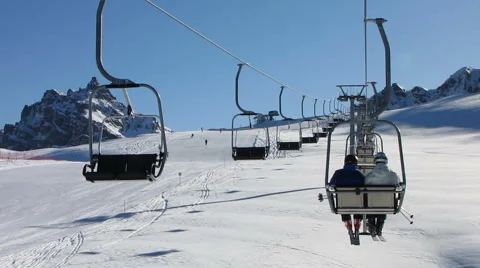 HD: Ski Vacation Stock Footage 981737