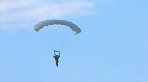HD skydiving in blue sky with clouds Vidéo 515745