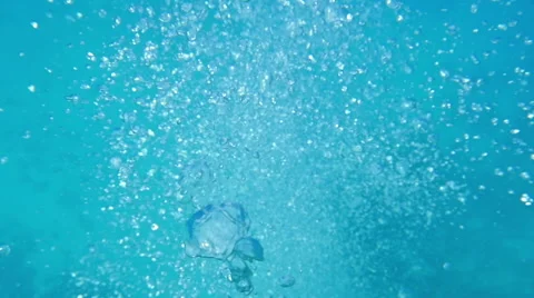HD Slow-Mo: High Angle View Over Water Bubbles Vidéo 44998119