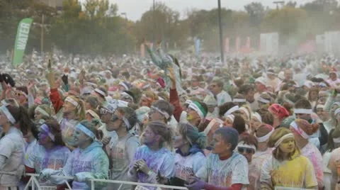 HD Stock Footage 1080p- color run - thousands of young people dancing Stock Footage