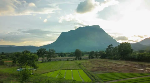 HD Time Lapse Sunset Mountain zoom in Stock Footage 39789153