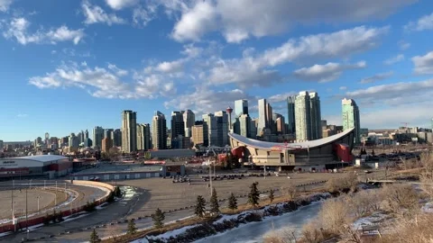 HD time-lapse video of city downtown with clouds flying 库存影片 236014474