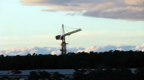 HD Tower crane at sunset timelapse Video stock 908182
