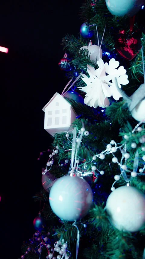 HD Vertical Shot of Cyber Character at Christmas Vídeos de archivo 321406478