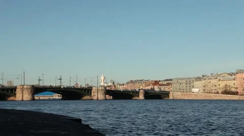 HD View of the bridge over Neva River, Saint Petersburg, Russia 스톡 동영상 43657014