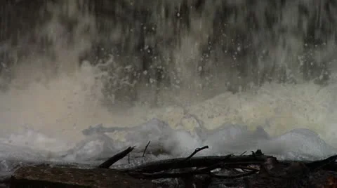 HD Waterfall in Autumn Vídeo Stock 21940173