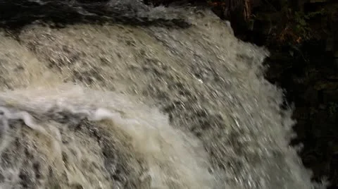 HD Waterfall in Autumn Vídeo Stock 21943047