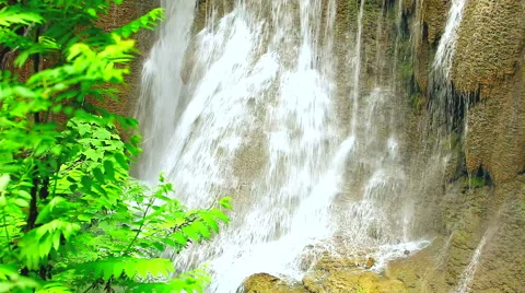 HD: Waterfall in tropical rain forest, 1920x1080 库存影片 48529381