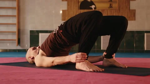 HD Yoga Man  reverse bridge  180 Video stock 344096582