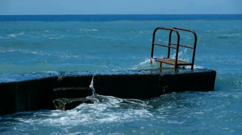 HD702p50 Waves Crashing Onto A Beach (Part 1) 스톡 동영상 37253705