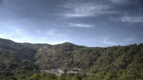 HDR Timelapse of building in the middle of the forest in Mexico. Vídeos de archivo 92223987