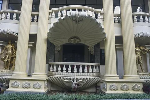 He building Stock Photos