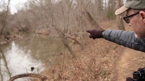 He is pointing something Видео 104975400