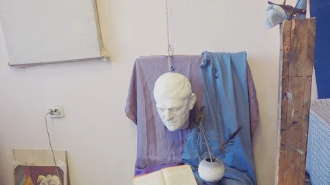 The head of the sculpture in the artist's workshop. Stock Footage 114657600