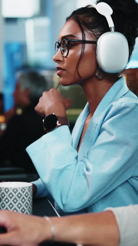 Headphones, thinking and woman with programming in office, planning app update 스톡 동영상 333340741