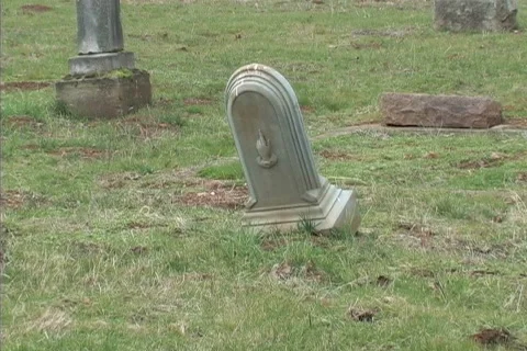 Headstone at cemetery 库存影片 306434