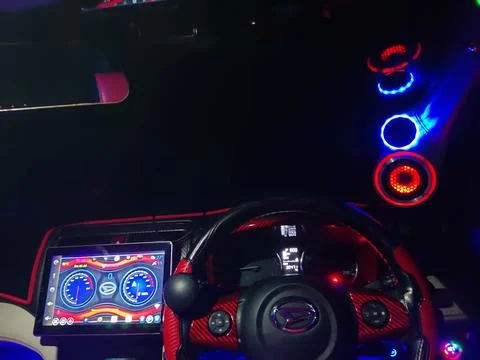 HEADUNIT ANDROID TERIOS X Stock Photos