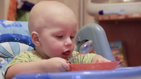 Healthy eating for a baby Vídeos de archivo 59017705