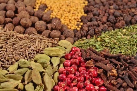 Heap of different spices Foto stock