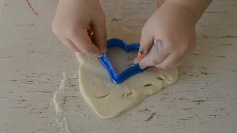 Heart of dough Stockbeeldmateriaal 118461531