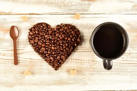 Heart made of coffee beans Foto stock