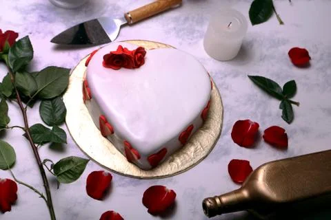 Heart shape cake 库存照片