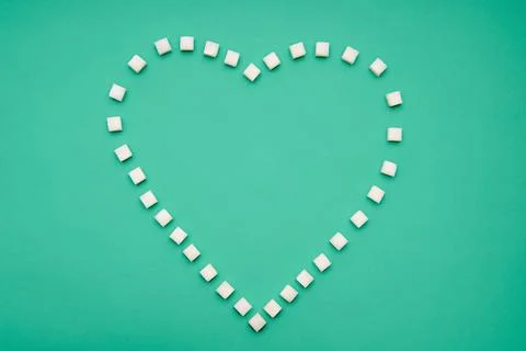 Heart shape made from sugar cubes Foto stock