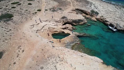 Heart shaped diving 库存影片 250362256