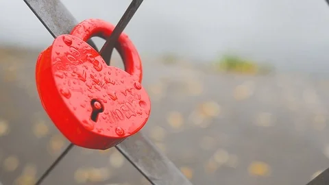 Heart shaped padlock Stock Footage 81478422