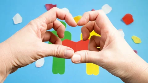Heart symbol between two people. love and relationship concept, valentine's d Stock Footage 146318933