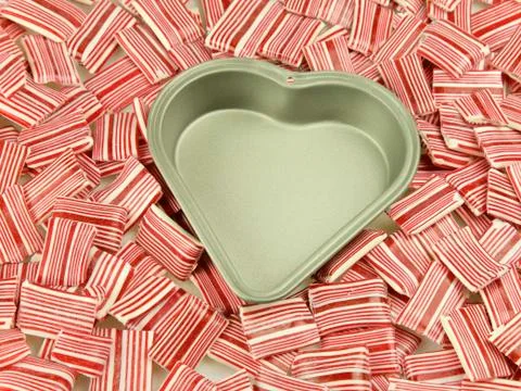 Heart tin, candy 스톡 사진