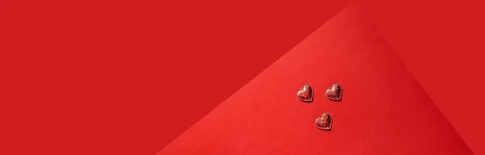Hearts on red background. Stock-Fotos