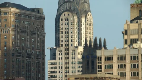 Heat waves ripple in front of Chrysler Building cold winter day Manhattan NYC Vídeos de archivo 105609034