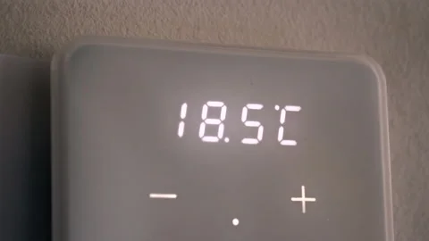 Heater time lapse- digital interface going from 17 to 21 degrees Celsius. Stock Footage 220943137
