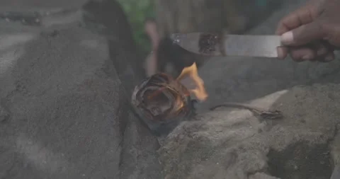 HEATING KNIFE OVER FIRE ST. LUCIA 動画素材 209155468