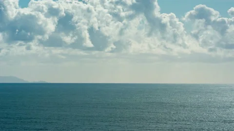 Heavenly Sky with Clouds over Vast Ocean Panning Vídeos de archivo 45200722