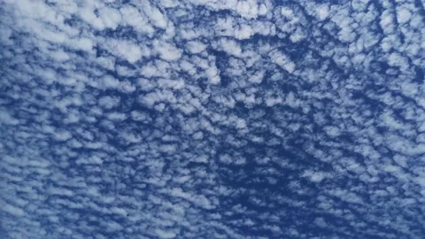 Heavenly sky with white clouds Vídeos de archivo 164862191