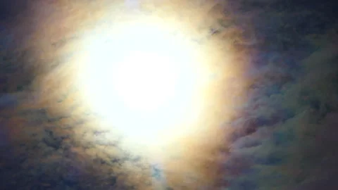 Heavenly sun in cloudy blue sky  Vídeos de archivo 206830463