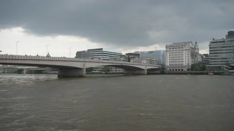 Heavy clouds over the London Bridge. Stock Footage 138131245