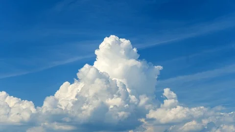 Heavy clouds passing. Video stock 89899451
