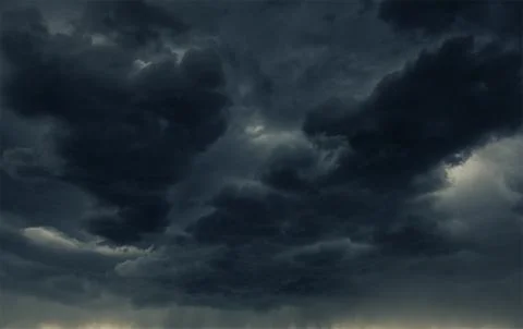 Heavy dark storm cloud and the falling rain. stormy weather Stock-Fotos